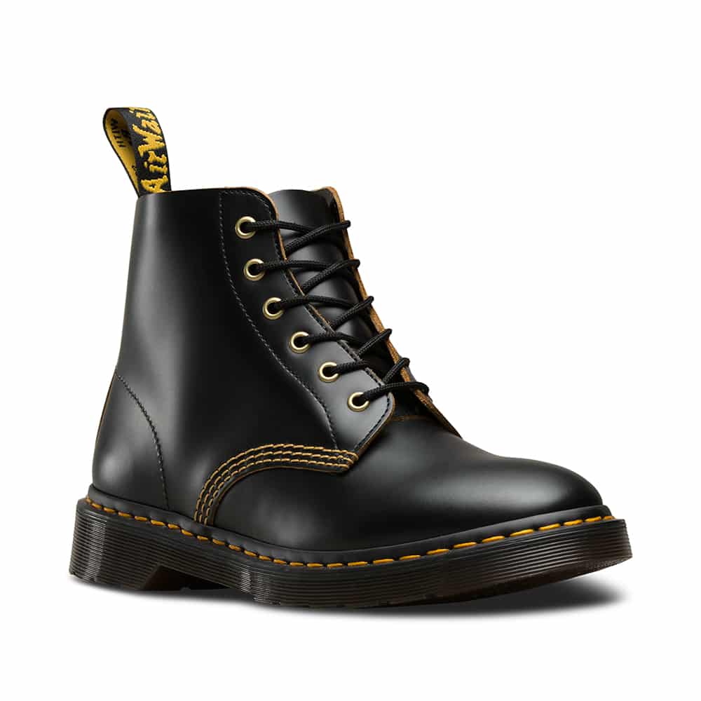 101 Black Vintage Smooth 6-Eye Boot